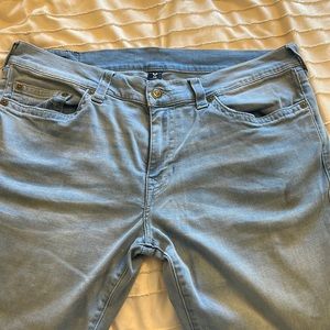 Men’s light blue 38 true religion straight jeans.